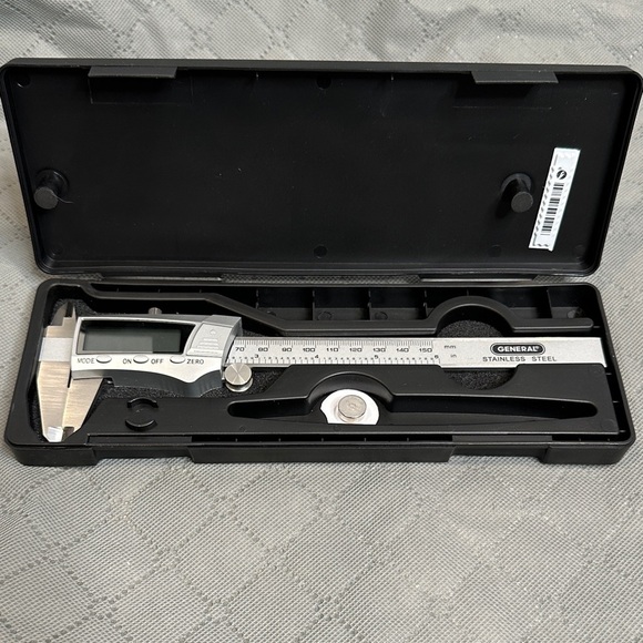 General Stainless Steel Digital Caliper in Black Hard Case Caliper NWOT - Picture 1 of 16